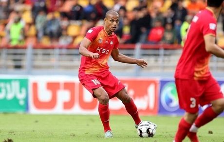 مدافع خارجی فولاد جدا شد