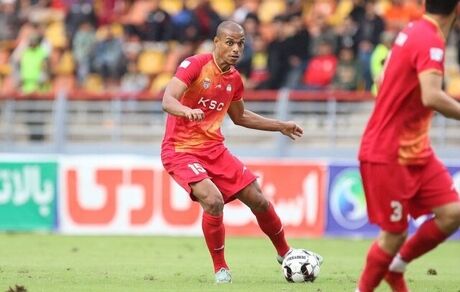 مدافع خارجی فولاد جدا شد