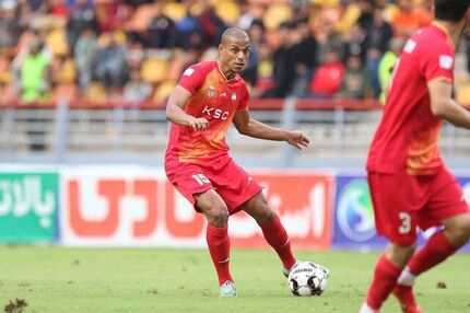 مدافع خارجی فولاد جدا شد