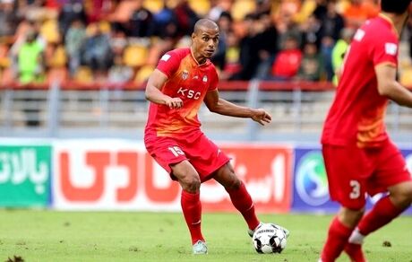 مدافع خارجی فولاد جدا شد