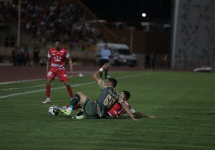 پرسپولیس در قزوین از قهرمانی دورتر شد / شمس آذر سیدمهدی رحمتی لیگ را جذاب کرد