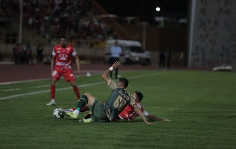 پرسپولیس در قزوین از قهرمانی دورتر شد / شمس آذر سیدمهدی رحمتی لیگ را جذاب کرد
