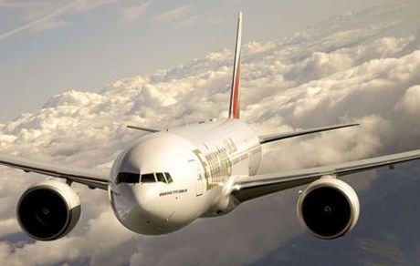 هواپیمایی امارات تغییر مسیرهای پروازی‌اش در حریم هوایی ایران را تکذیب کرد