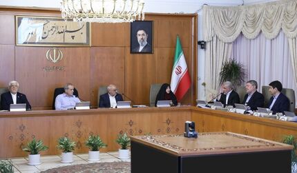 رئیس جمهور: تمام تلاش دولت برای تامین نیازمندی‌های نیروهای مسلح ادامه دارد