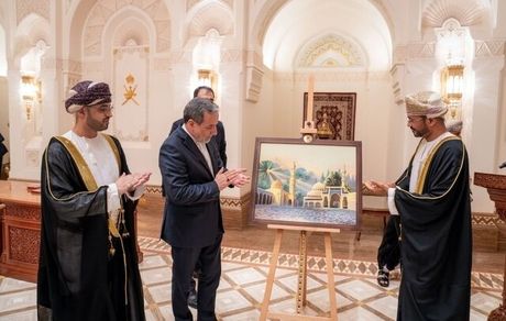 تمبر پستی یادبود همکاری بین جمهوری اسلامی ایران و سلطان‌نشین عمان رونمایی شد