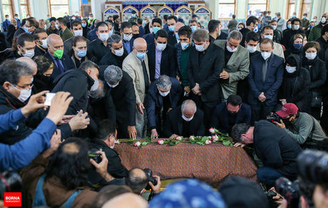 تأکید لاری بر رعایت پروتکل‌‌های بهداشتی توسط مردم در مراسم خاکسپاری مرحوم شجریان