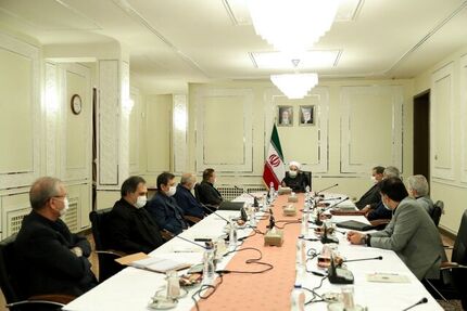  روحانی: دولت توانست با تحریم و توطئه‌ فروپاشی نظام مقابله کند