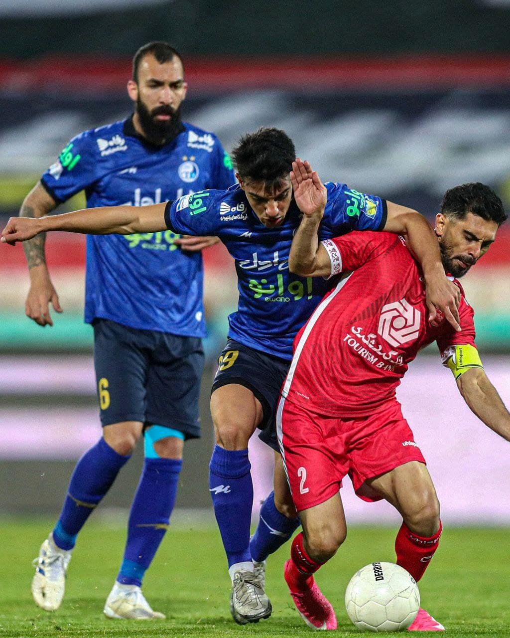 دربی سرد و کسل کننده ۹۷ از نگاه دوربین