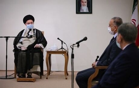 رهبر  انقلاب: جمهوری اسلامی ایران قطعاً ضربه متقابل را به آمریکایی‌ها خواهد زد