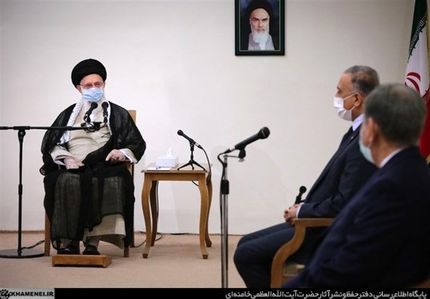 رهبر  انقلاب: جمهوری اسلامی ایران قطعاً ضربه متقابل را به آمریکایی‌ها خواهد زد
