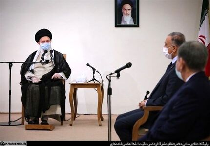 رهبر  انقلاب: جمهوری اسلامی ایران قطعاً ضربه متقابل را به آمریکایی‌ها خواهد زد