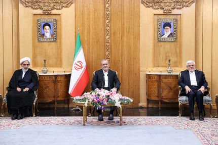 رییس جمهور: ارتباط با کشورهای اسلامی از دیدار با عراق شروع می شود
