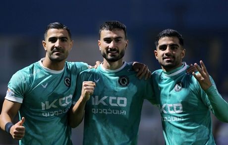 در جام حذفی، پیکان ۱۰ نفره به هشت تیم برتر صعود کرد