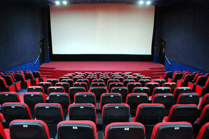 فیلم‌های «ملخ»، «رفقای اورژانسی» و «بی آبان» پروانه نمایش گرفتند
