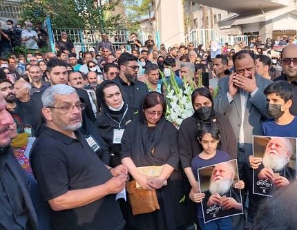 آغاز مراسم بزرگداشت و تدفین «امیر هوشنگ ابتهاج» در رشت