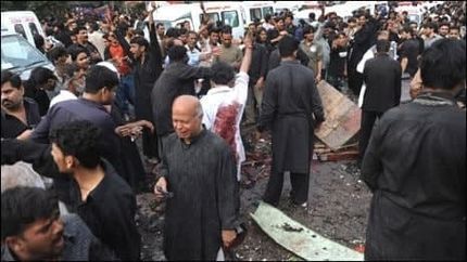 ۲۵ زخمی در حمله تروریستی به عزاداران پاکستانی