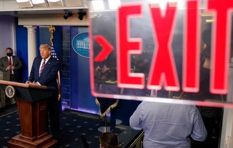 ستاد بایدن: ترامپ را تا خروجی کاخ سفید اسکورت می‌کنیم