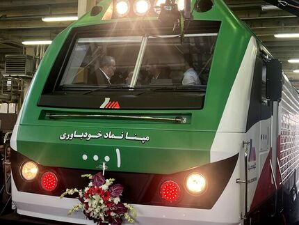 لوکوموتیو ۴٠٠٠ اسب بخار بومی‌سازی شده ایرانی رونمایی شد