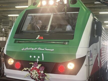 لوکوموتیو ۴٠٠٠ اسب بخار بومی‌سازی شده ایرانی رونمایی شد