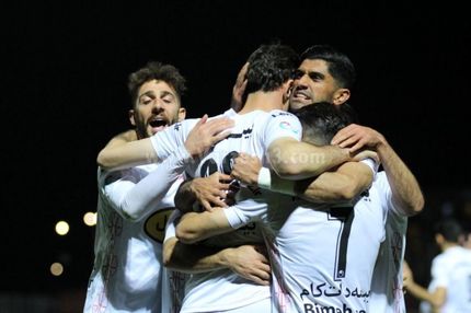پرسپولیس به کمک داور مس رفسنجان را برد و مدعی ماند