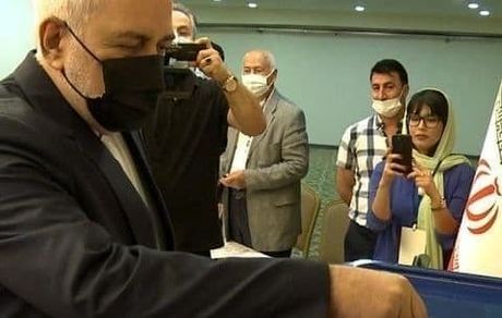 ظریف: ما مردم ایران با هوشمندی آینده‌ خود و فرزاندانمان را می سازیم