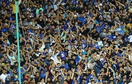 ادامه ناراحتی تماشاگران از بلیت‌های الکترونیکی