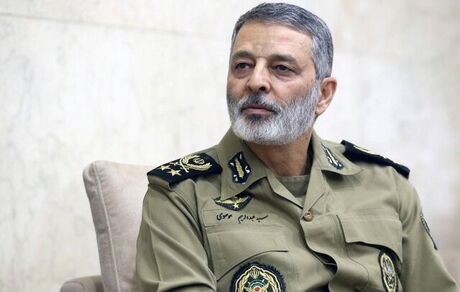 فرمانده کل ارتش: ارتش باتمام قدرت برای مقابله با کرونا پای کار است
