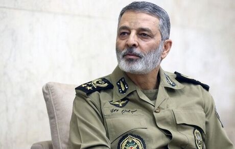 فرمانده کل ارتش: ارتش باتمام قدرت برای مقابله با کرونا پای کار است