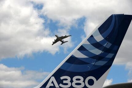 زمین گیر شدن ۱۶ فروند هواپیمای A380 شرکت ایرباس بدلیل ترک در بال