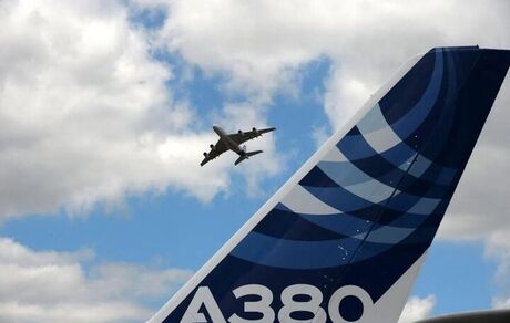 زمین گیر شدن ۱۶ فروند هواپیمای A380 شرکت ایرباس بدلیل ترک در بال
