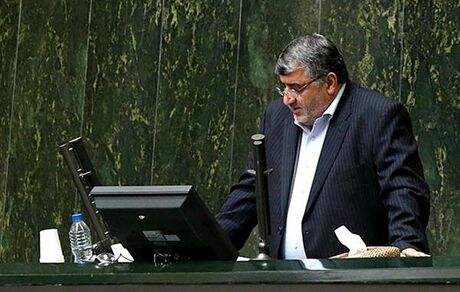 دلخوش: بازار ارز از سوی دستگاه‌های اجرایی و نظارتی کنترل شود