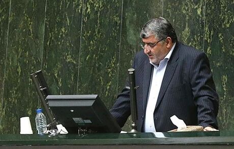 دلخوش: بازار ارز از سوی دستگاه‌های اجرایی و نظارتی کنترل شود