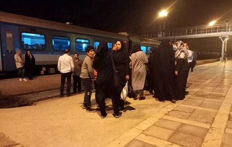 سیل باعث انسداد راه آهن تهران شمال شد