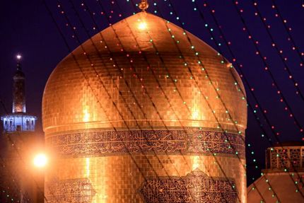 جوان مسیحی در حرم مطهر رضوی به دین اسلام مشرف شد.