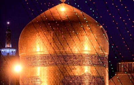 جوان مسیحی در حرم مطهر رضوی به دین اسلام مشرف شد.