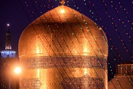 جوان مسیحی در حرم مطهر رضوی به دین اسلام مشرف شد.
