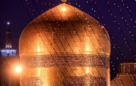 جوان مسیحی در حرم مطهر رضوی به دین اسلام مشرف شد.