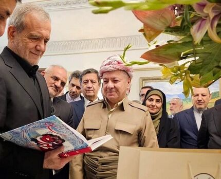 هدیه جالب مسعود بارزانی رئیس حزب دمکرات کردستان به رییس جمهور کشورمان