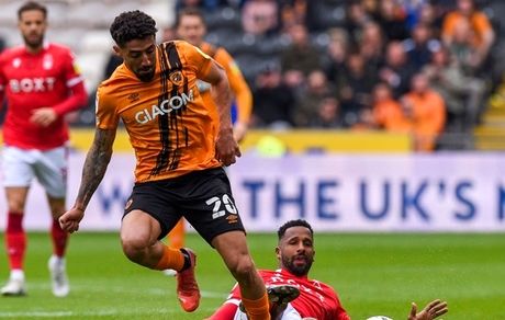 لژیونر ایرانی در هفته نخست لیگ دسته یک انگلیس آسیب دید