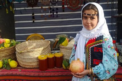 نخستین «جشن انار» داورزن برگزار شد