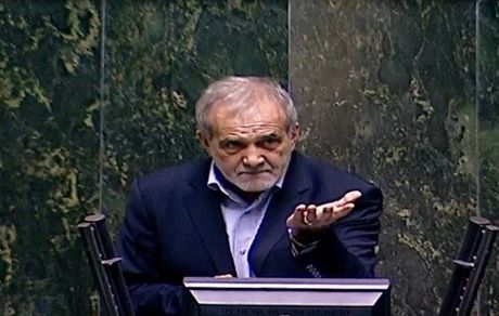 رئیس جمهور در مجلس: وحدت نیاز حل مشکلات کشور است