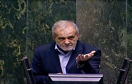 رئیس جمهور در مجلس: وحدت نیاز حل مشکلات کشور است