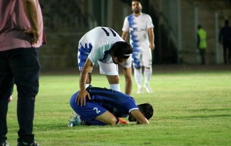 کتک کاری خونین محمود فکری و بختیاری زاده در لیگ دسته یک