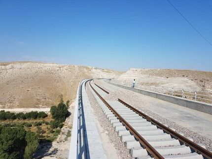 قطار ۵ ستاره بندرعباس - مشهد راه افتاد