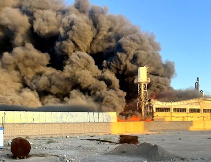 ۲ مصدوم در حادثه آتش سوزی کارخانه تولید روغن در شهرضا