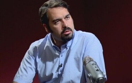 از بلاتکلیفی عادل فردوسی‌پور تا ایجاد مشکل برای سریال تازه کارگردان «شهرزاد»