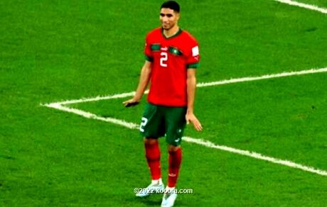 بازیکن تیم ملی مراکش با رئیس فیفا درگیر شد
