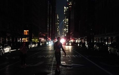 برف، برق ۱۳ روستای لرستان را قطع کرد