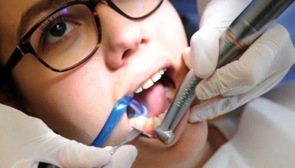 یک پزشک نشانه احتمالی سرطان دهان یا گلو را اعلام کرد