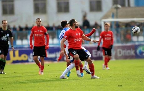 نبرد پرتماشاگرها را تراکتور از ملوان برد